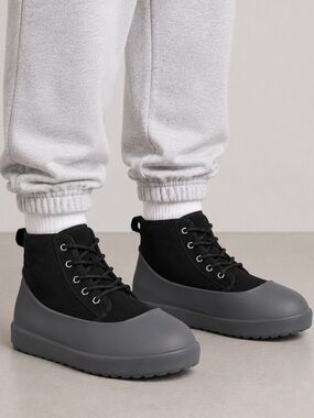 UGG All Gender UGGGuard Silicone Rubber Boot Covers Gray Size L